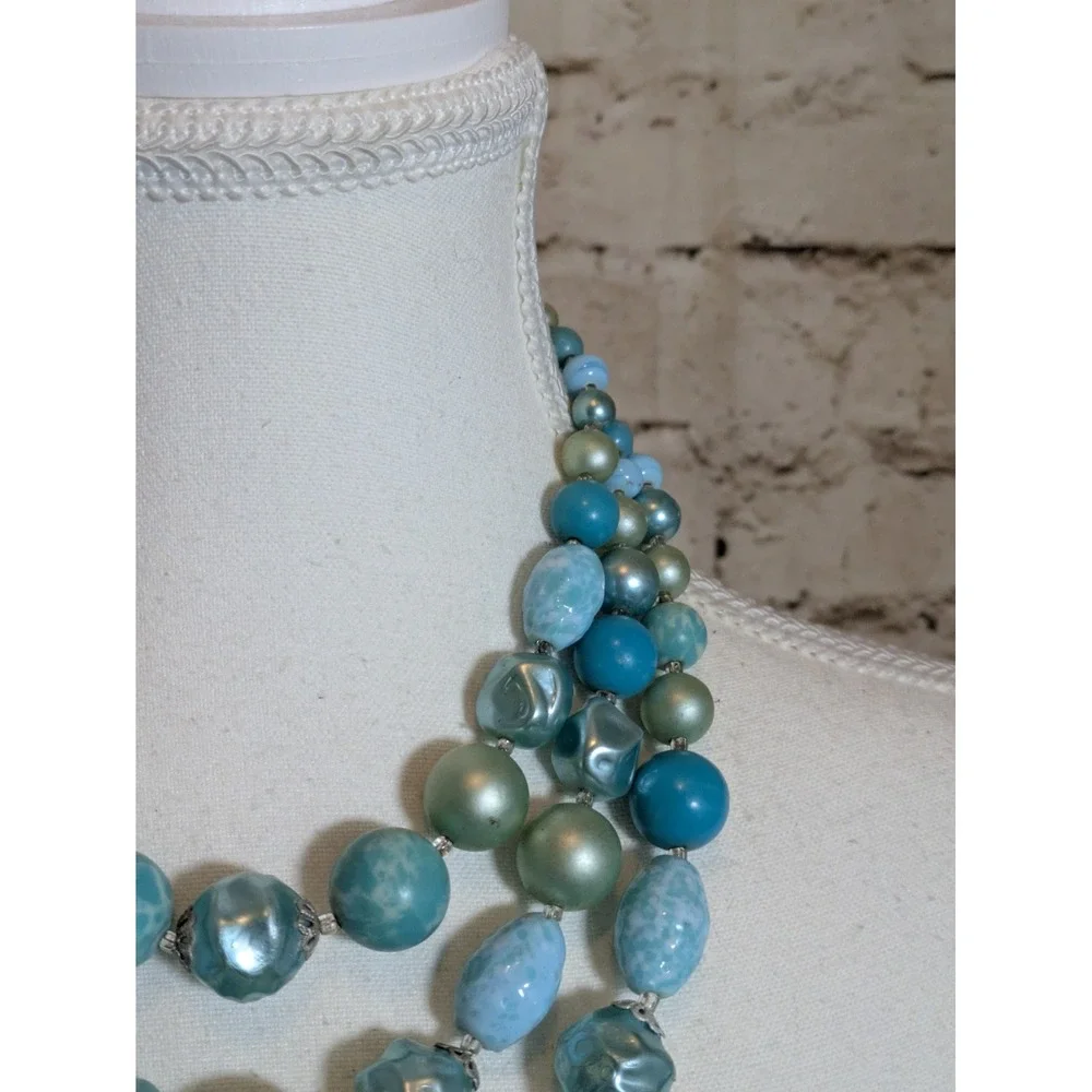 Vintage Japan Multi Strand Beaded Necklace In Faux Turquoise & Seafoam Green 14